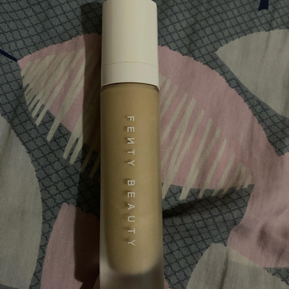 Fenty Beauty Pro Filt’r Soft Matte Foundation - 190